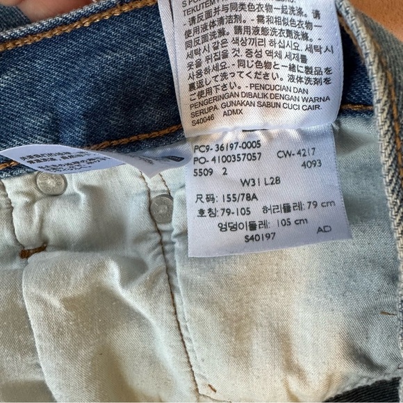 Levis 501T Distressed Jeans - Picture 9 of 12